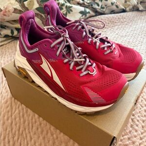 Altra Women's Olympus 5 Vibram Sole Running Shoes - Red Size 8.5 Great Condition